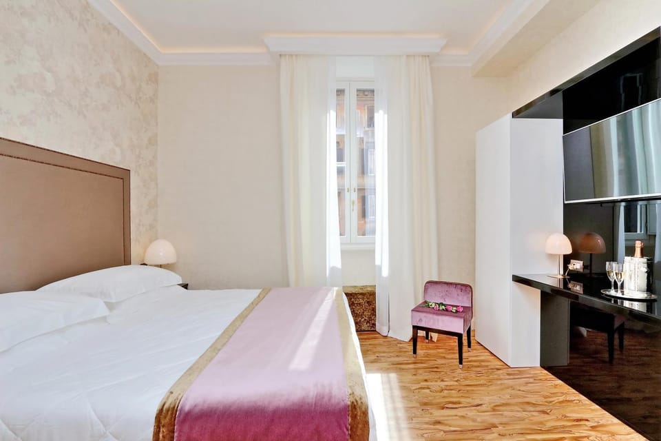 Bed, TV and multimedia, Photo of the whole room, Bedroom, wardrobe