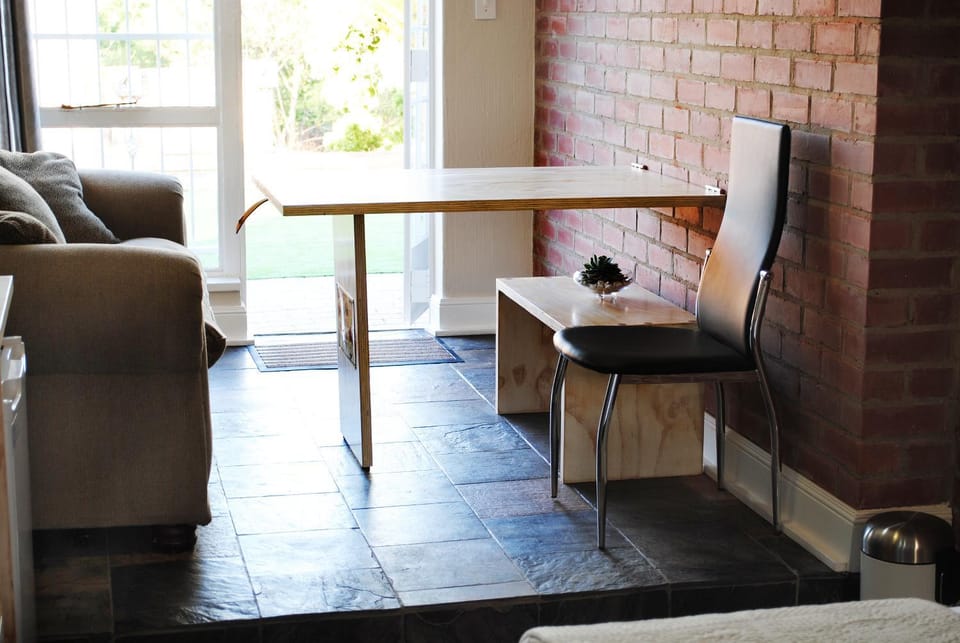 Photo of the whole room, Seating area
