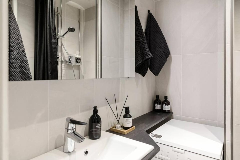 Shower, Bathroom, heating