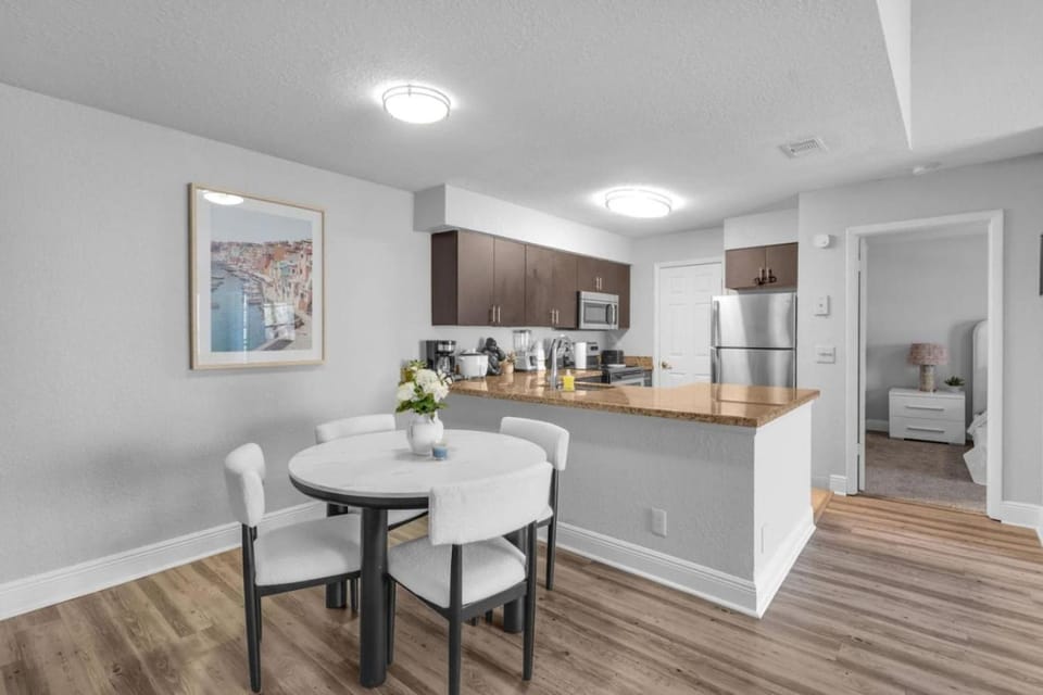 Bright 2 BR FLL Gem with Balcony and Free Parking Apartment in Pompano Beach