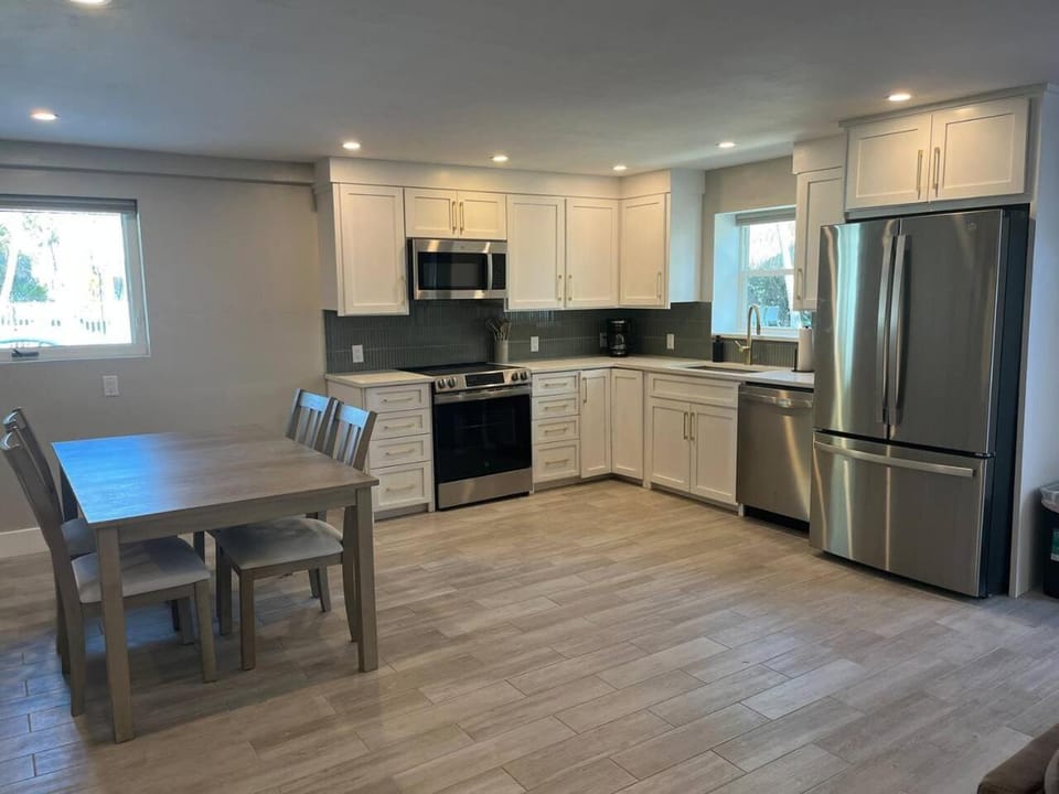 The June at Coconut Cove Apartment in Estero Island