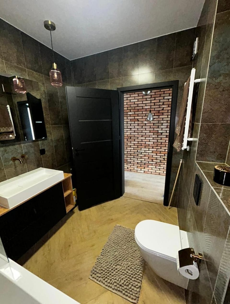 Shower, Toilet, Bathroom, Bath, towels