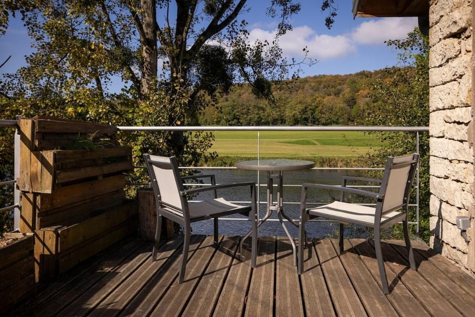 L'échappée verte loft éco-design au bord de l'eau Villa in Bourgogne-Franche-Comté