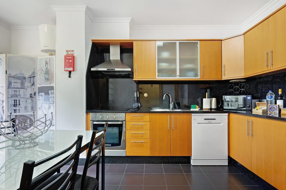 Kitchen or kitchenette, Living room