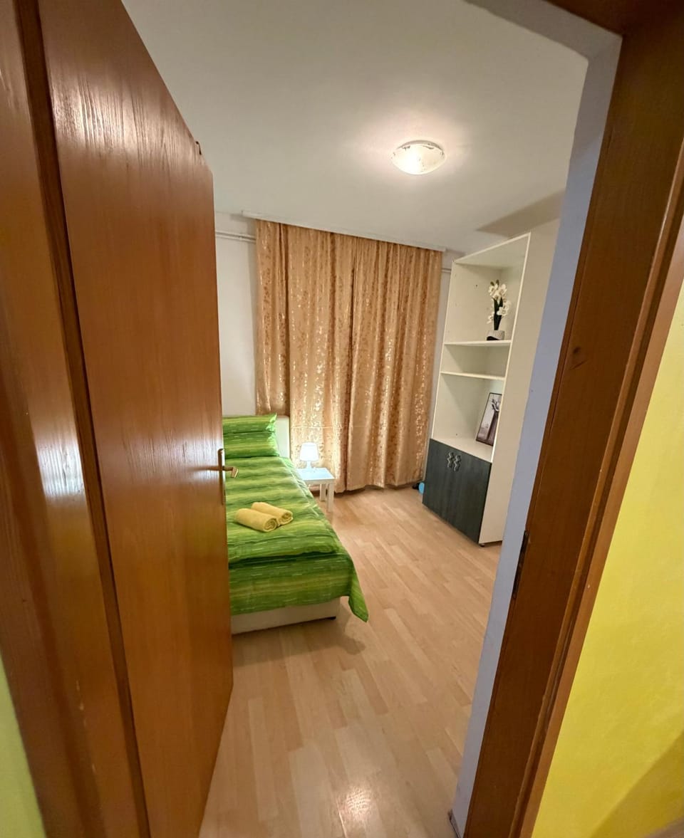 Sunny two bedroom in Rakovica Apartment in Belgrade