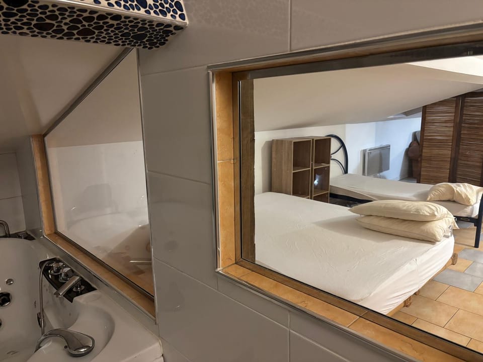 Marshmallow et Jacuzzi Apartment in Saint-Germain-en-Laye