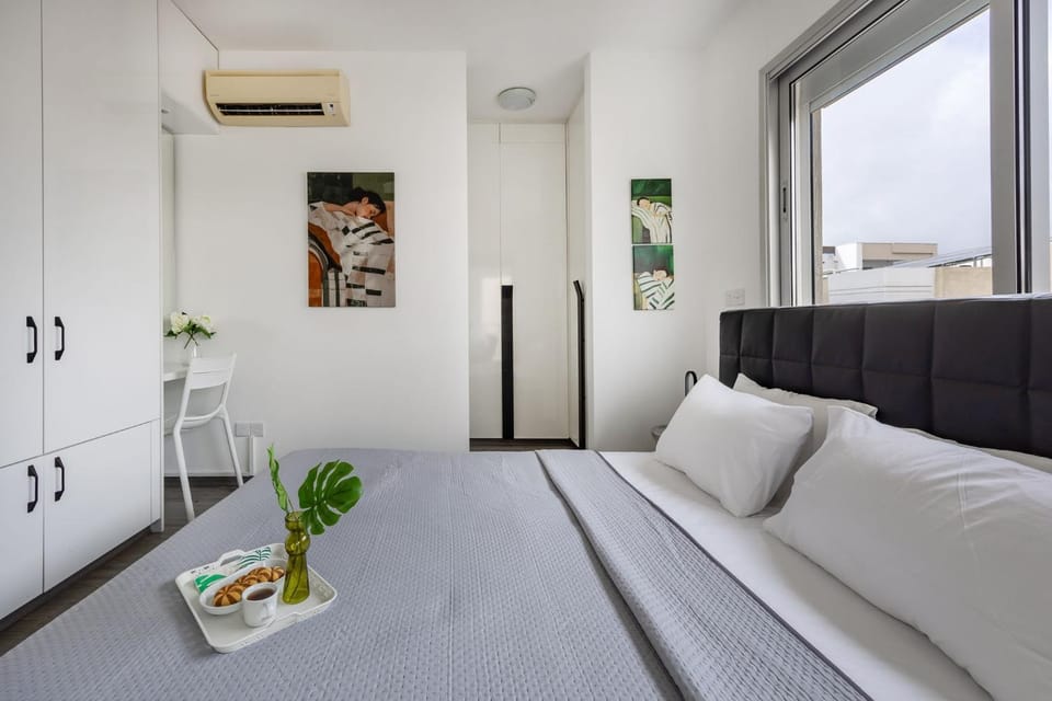 Bed, Living room, Bedroom