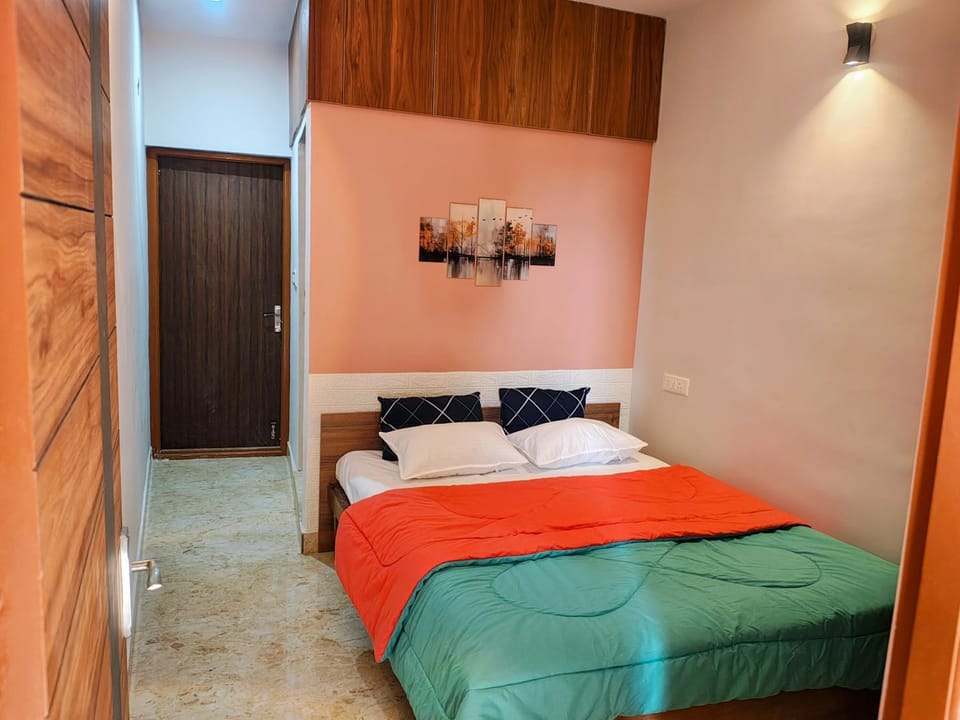 Plus Stays - Nature's Nest 1-BHK & 2-BHK Apts with Balcony near Wipro IT SEZ Apartment in Bengaluru