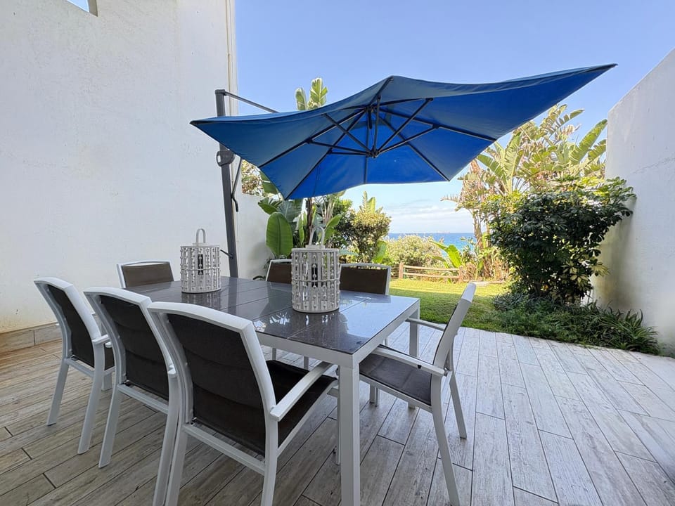 Patio, Spring, Day, Natural landscape, Summer, BBQ facilities, BBQ facilities, Garden, View (from property/room), Balcony/Terrace, Seating area, Dining area, Garden view, Sea view, Seasons, Sunrise, Sunset, children, children