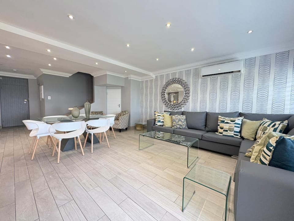 Garden, Garden, TV and multimedia, View (from property/room), View (from property/room), Living room, Lounge or bar, Seating area, Dining area, Garden view, Garden view, Sea view, Sea view, Area and facilities, Area and facilities, furniture, furniture, internet, internet, air conditioner