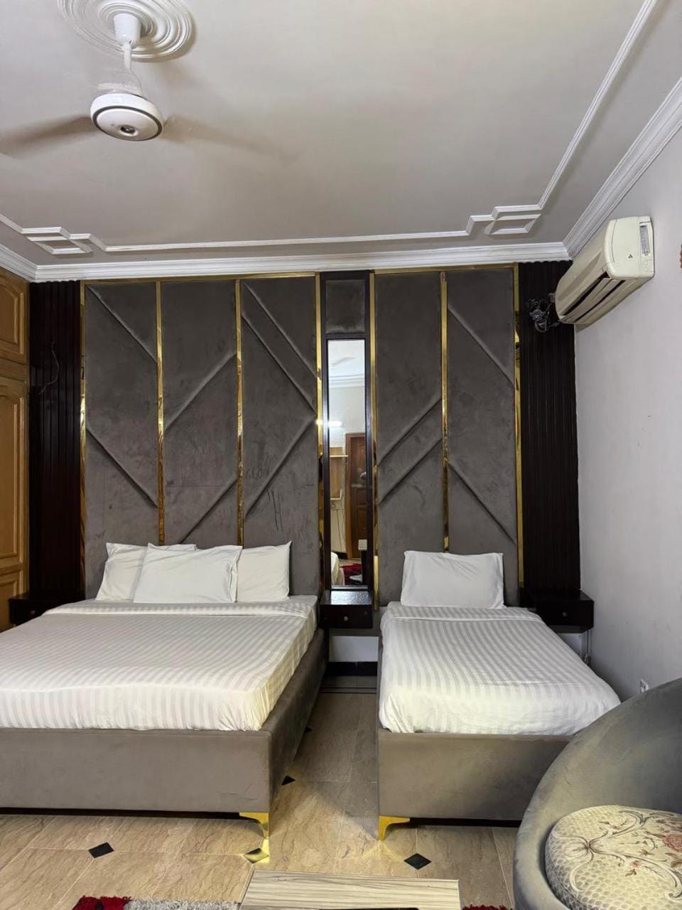 Bed, Seating area, Bedroom
