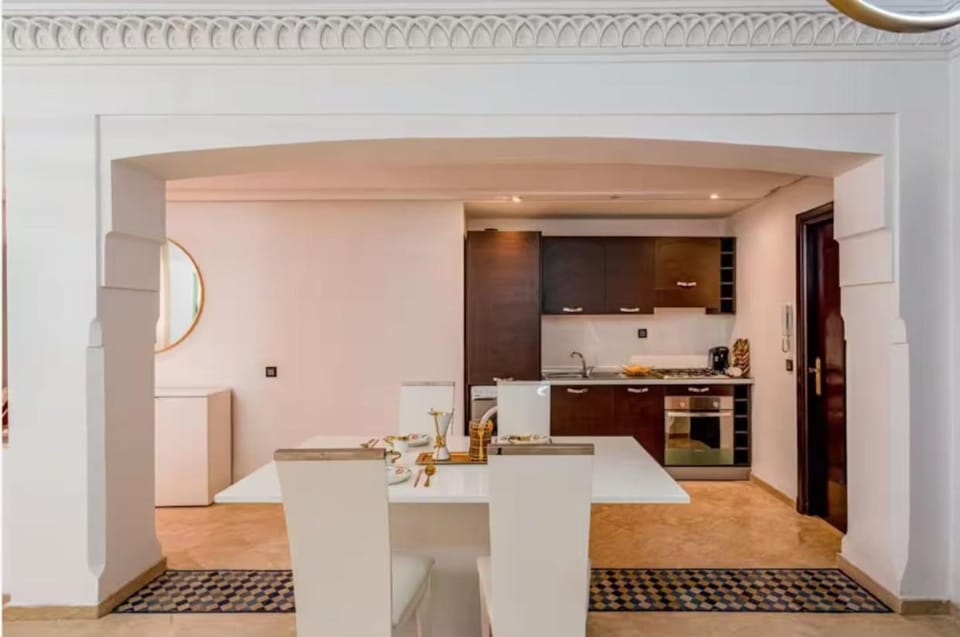 Luxury 1BR with Sofa Bed, Piscine, Hivernage Apartment in Marrakesh