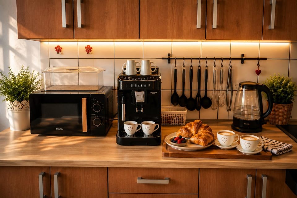 Coffee/tea facilities, Kitchen or kitchenette, Food and drinks, Food, toaster