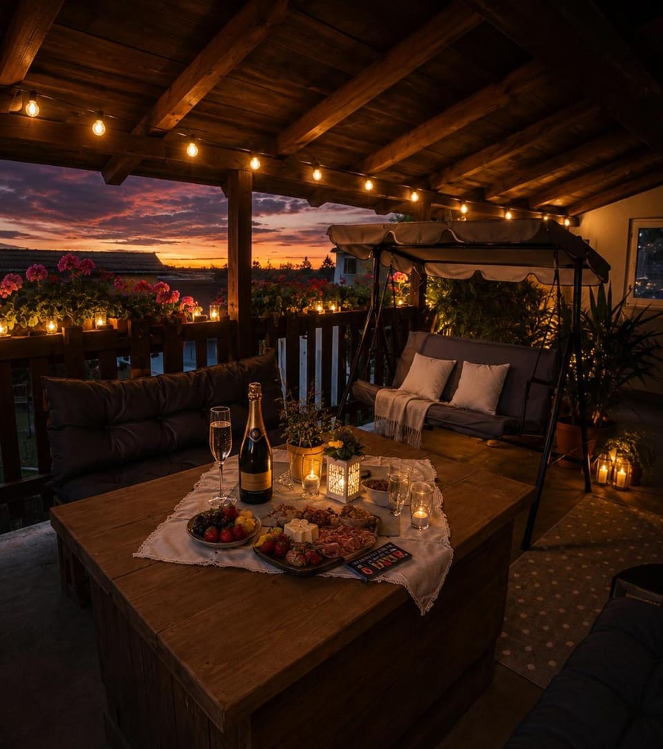 Night, Natural landscape, View (from property/room), Balcony/Terrace, Food and drinks, Seating area, Dining area, Food, Drinks, Alcoholic drinks