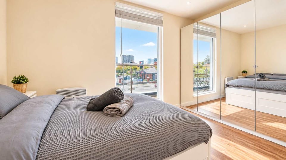 Modern 2-Bed City Living with Private Balcony Apartment in Salford