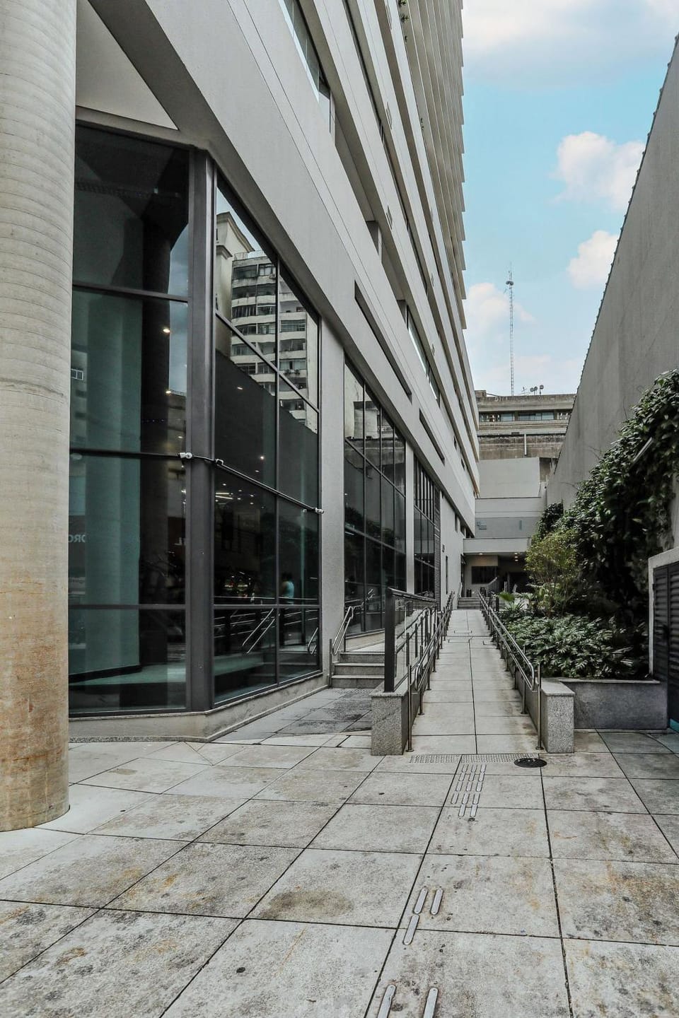Facade/entrance