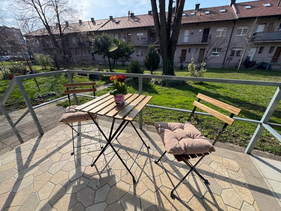 Spring, Balcony/Terrace, Garden view