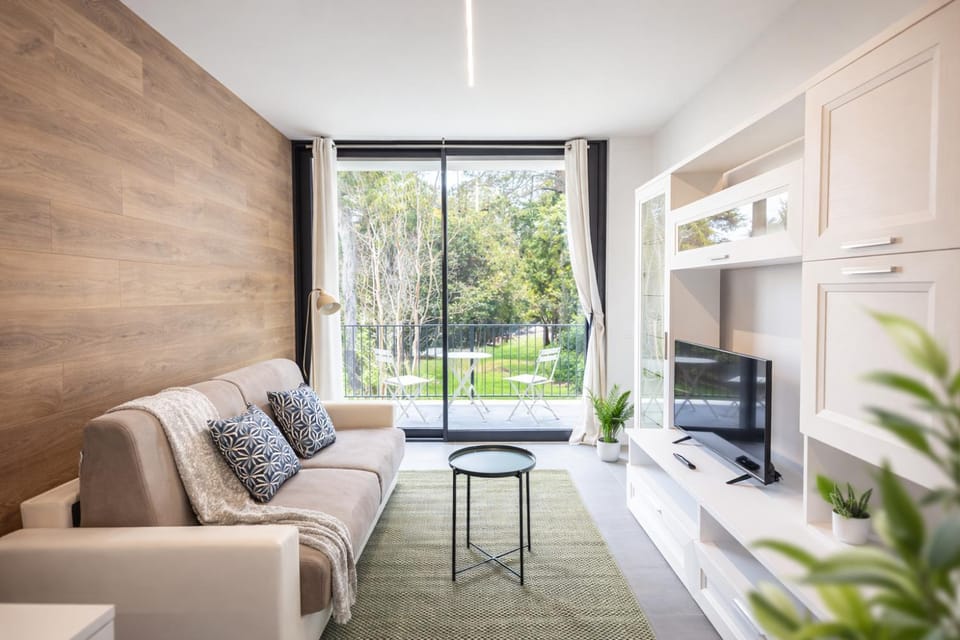 TV and multimedia, View (from property/room), Balcony/Terrace, Living room, Seating area, Evening entertainment