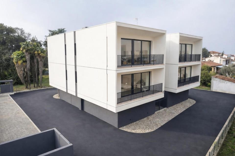 Property building, View (from property/room), Balcony/Terrace