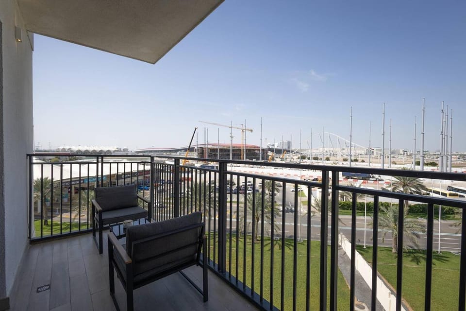 Panoramic Canal & Yas Marina Views Luxury 4BR Apartment in Abu Dhabi