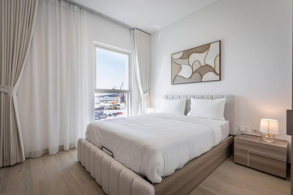 Panoramic Canal & Yas Marina Views Luxury 4BR Apartment in Abu Dhabi