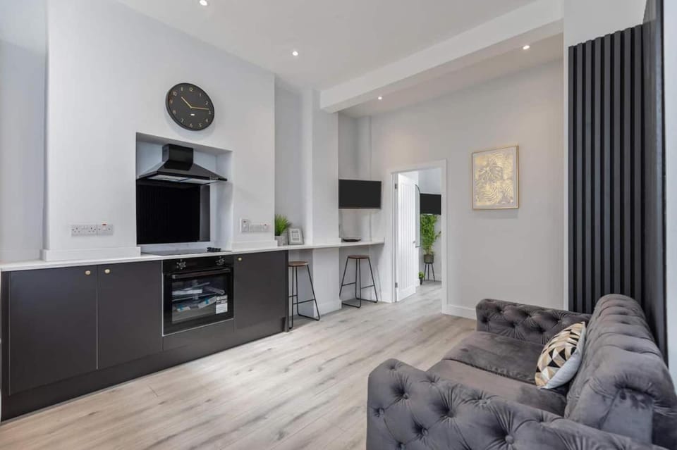 Romantic getaway with private hot tub Apartment in Belfast