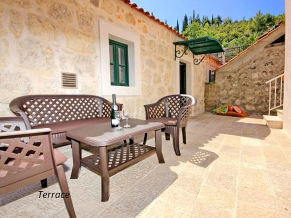 Holiday Home Villa mit Pool- Oslje by Interhome House in Dubrovnik-Neretva County