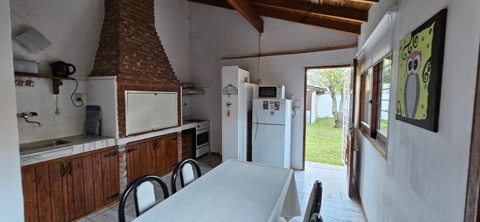 Casa Tinta Roja 2 de 1 dormitorio House in Villa Gesell
