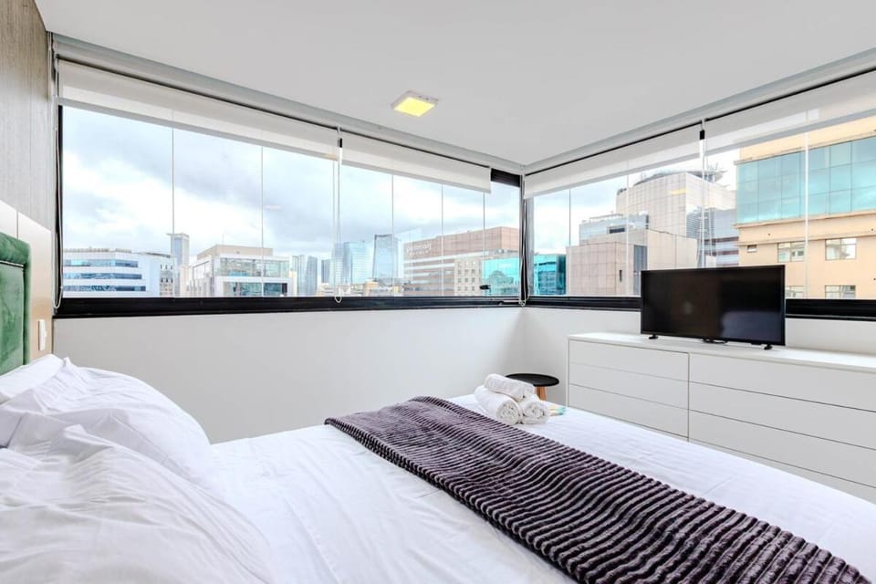 Premium 1 bedroom apartment and living room VN Apartment in Sao Paulo City