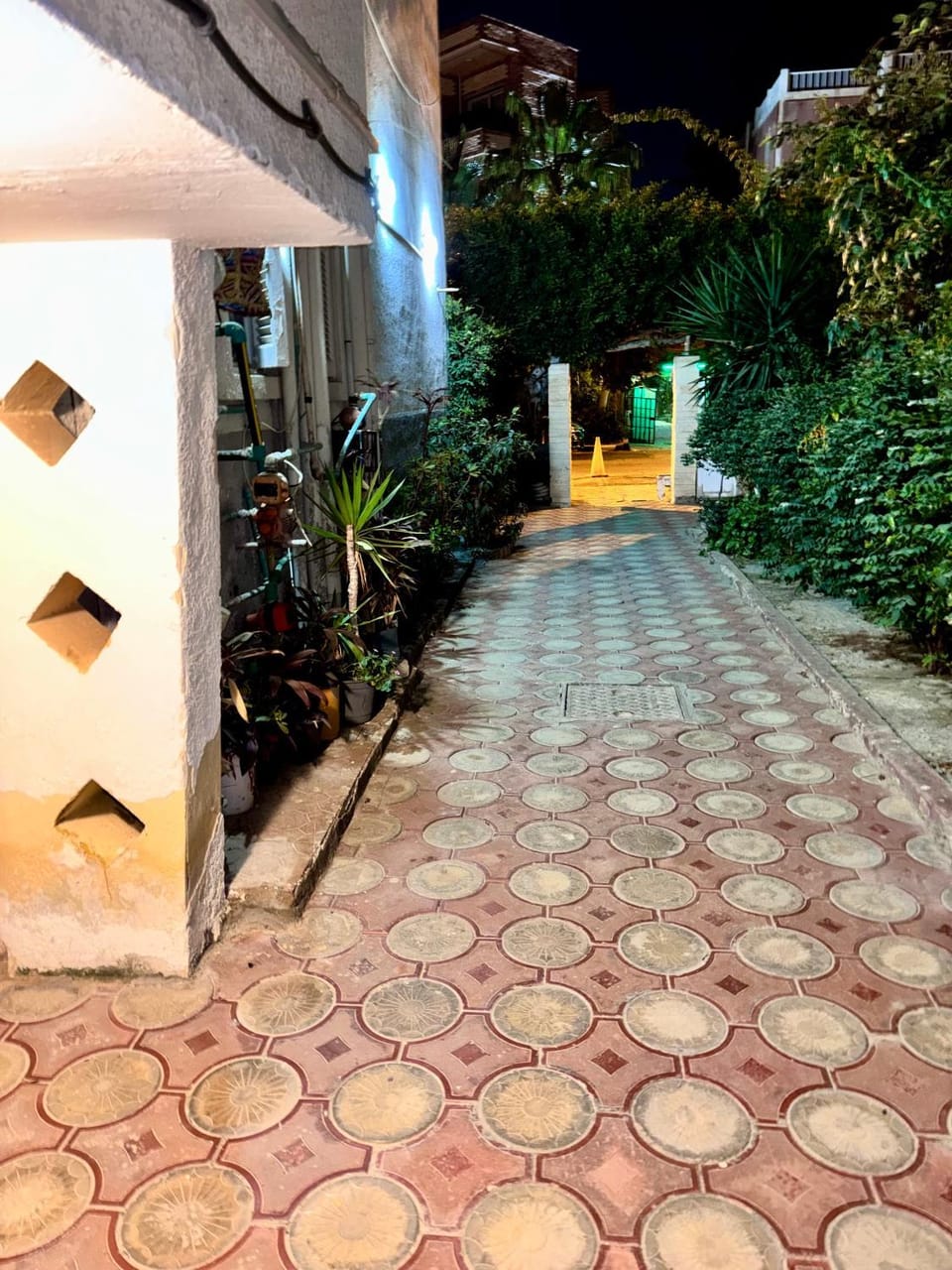 Facade/entrance
