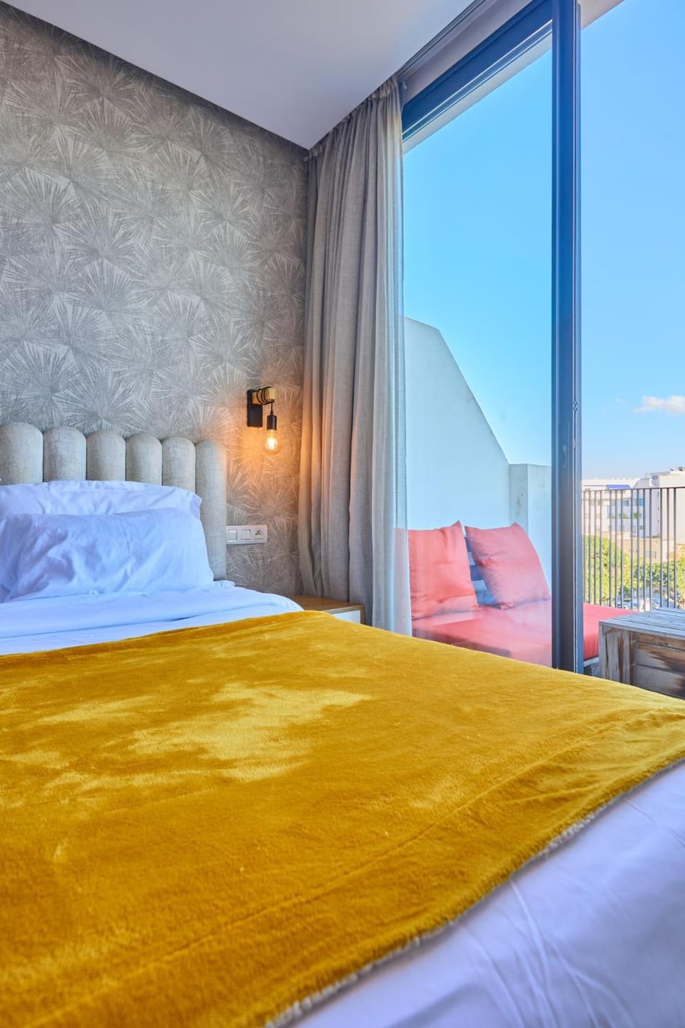 Bed, View (from property/room), Balcony/Terrace, Photo of the whole room, Bedroom