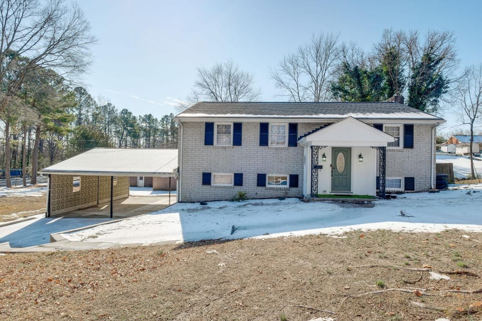 5 Mi to Fort Gregg-Adams: Spacious Family Home House in Chesterfield County
