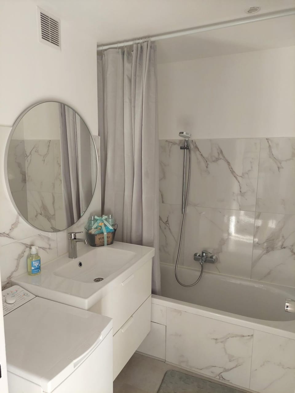 Bathroom, Bath