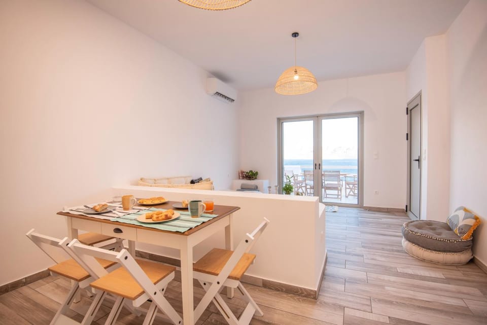 View (from property/room), Living room, Dining area, Mountain view, Sea view