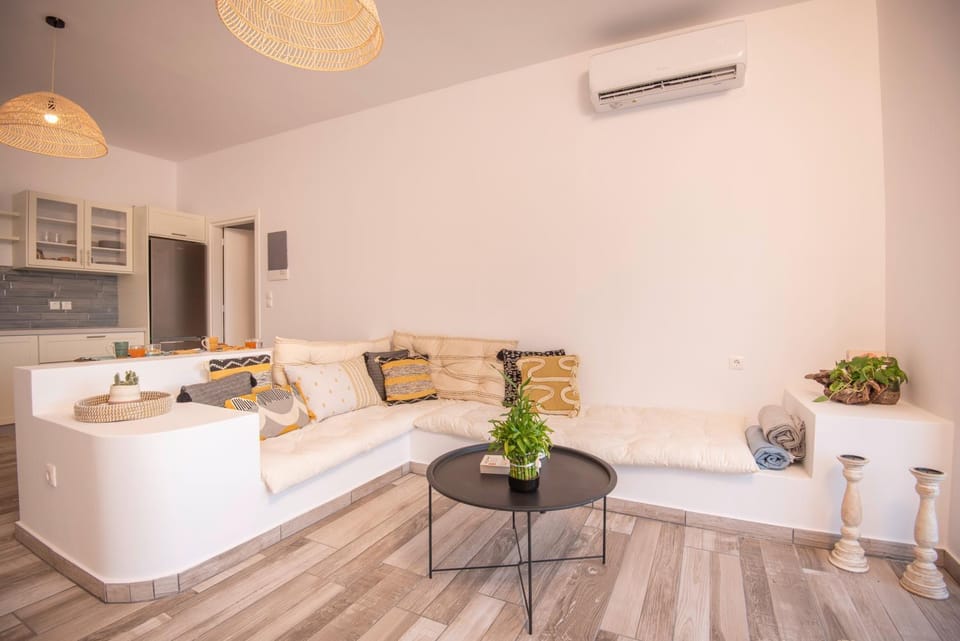 Living room, kitchen