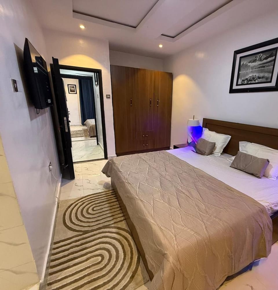 Fresh Corner 2 Apt 7 min Away From Intl Airport MM1 Apartment in Lagos
