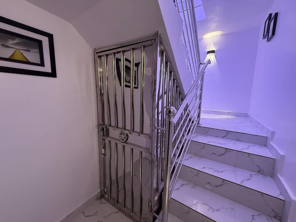Fresh Corner 2 Apt 7 min Away From Intl Airport MM1 Apartment in Lagos