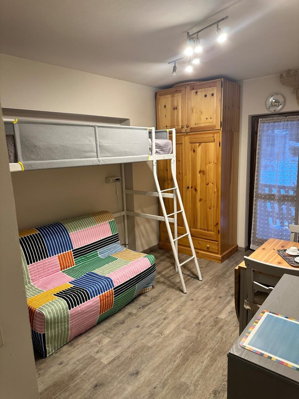 Bed, Photo of the whole room, bunk bed, wardrobe