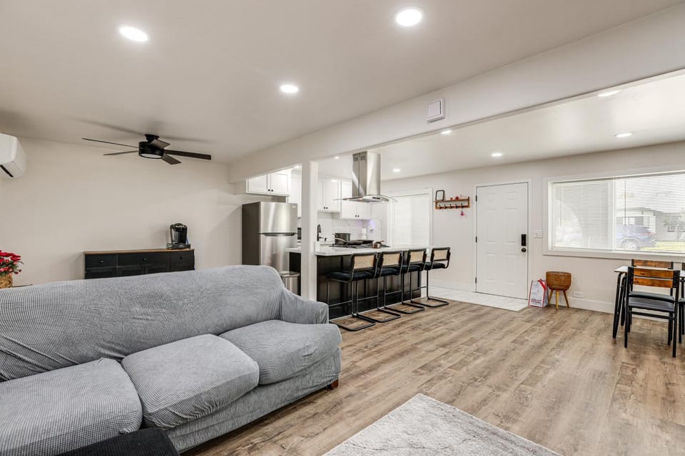 Under 1 Mi to Med Center! Stylish Home in Tulare House in Tulare