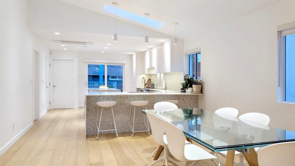 Kitchen or kitchenette, Living room