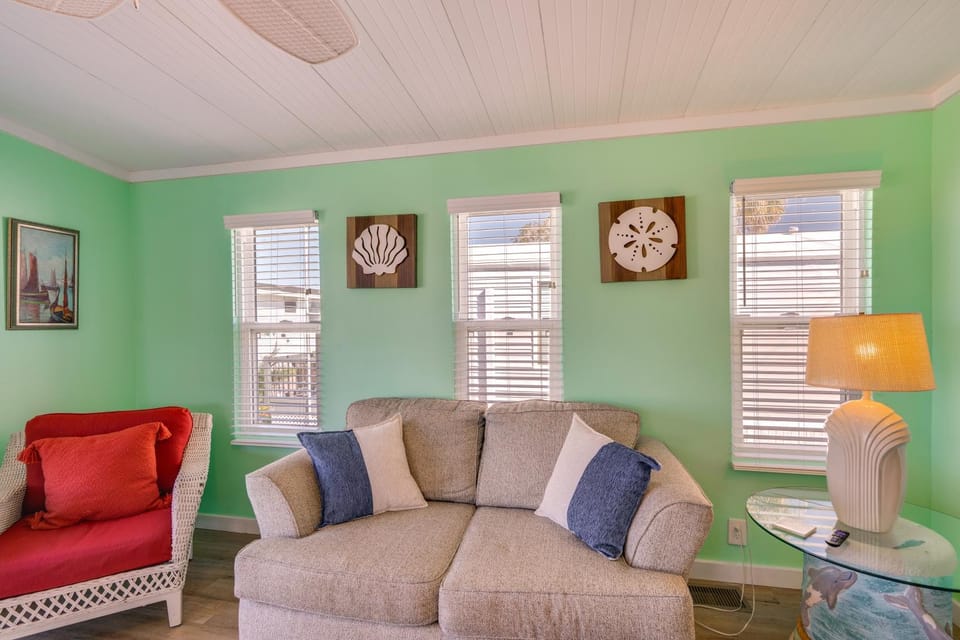 3 Mi to Gulf! Fort Myers Beach Gem w/ Pool Access House in Lee County