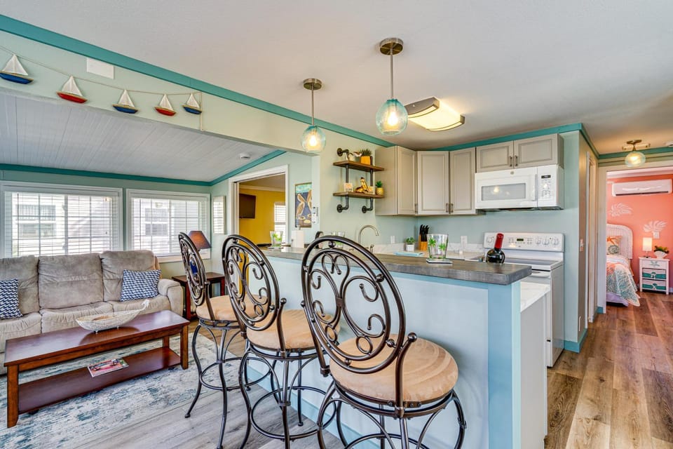 Deck & Resort Perks: Home 3 Mi to Fort Myers Beach House in Lee County