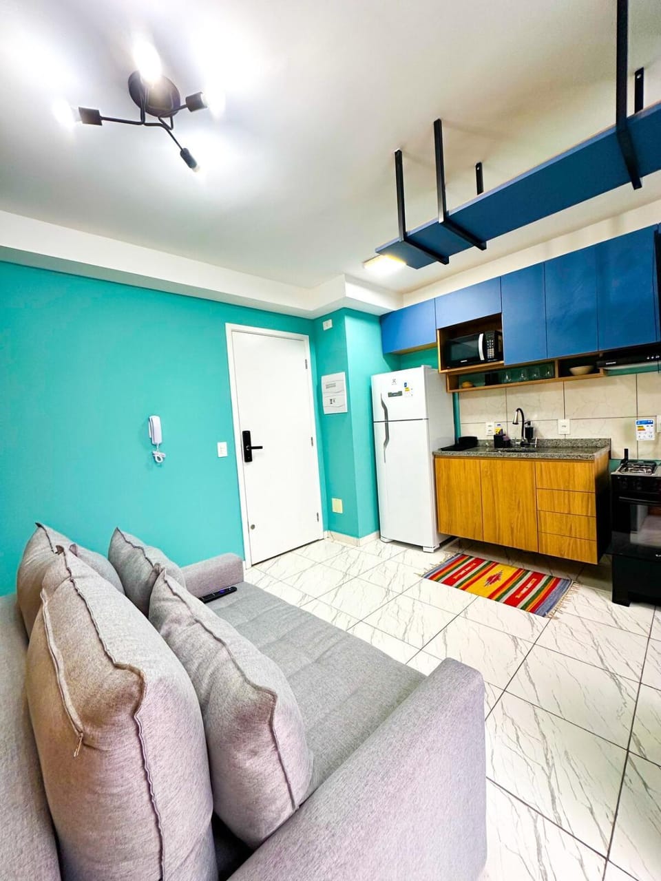 Kitchen or kitchenette, Living room, Seating area, oven, stove