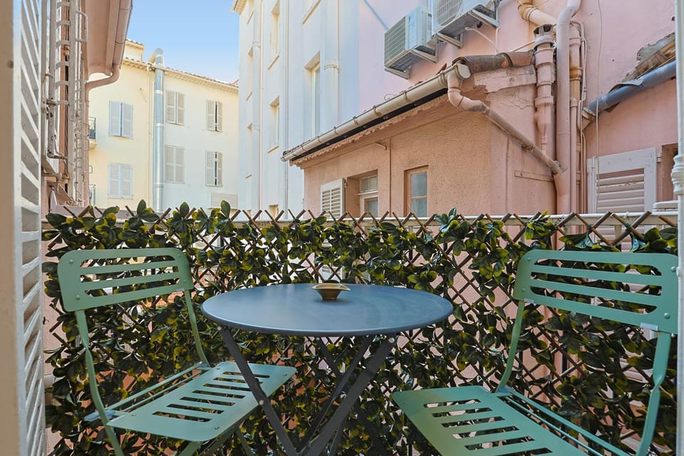 Aurea YourHostHelper Apartment in Cannes