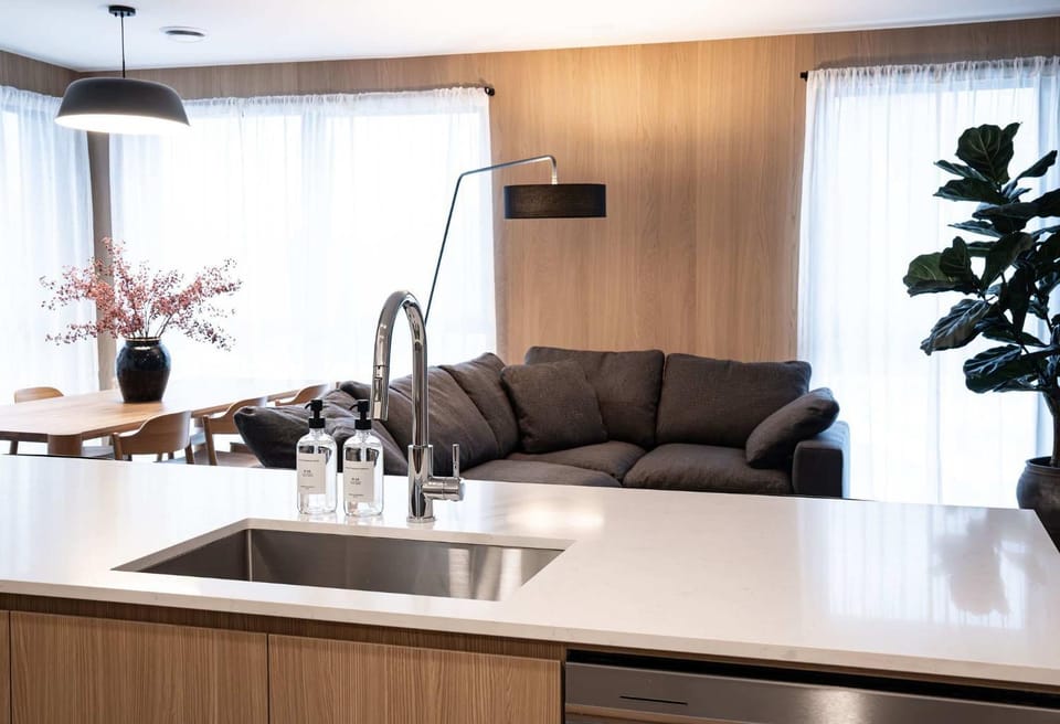Luna Ridge - Thoughtfully Designed 3-Bedroom Condo Apartment in Revelstoke