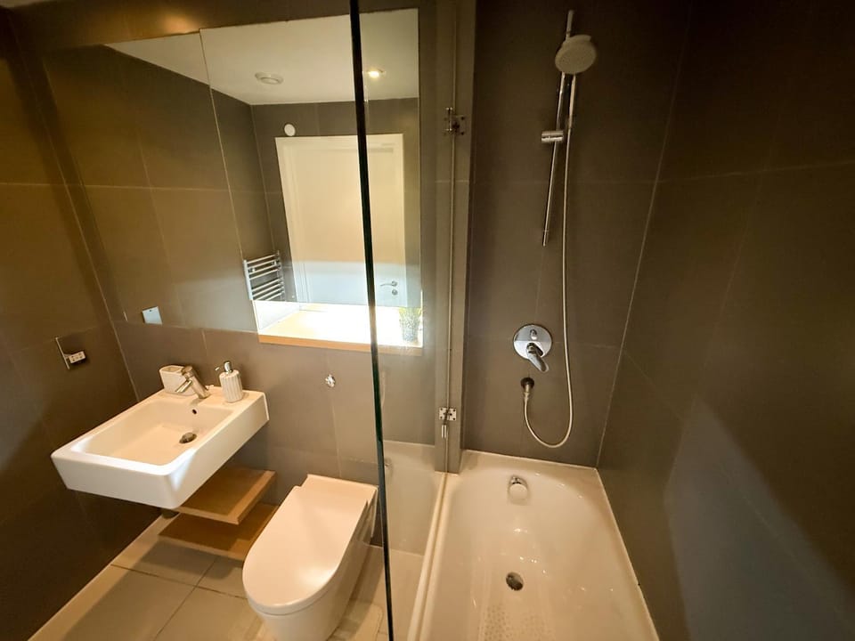 Cozy beautiful 1 bed flat 3 min walk to the tube Apartment in Hayes