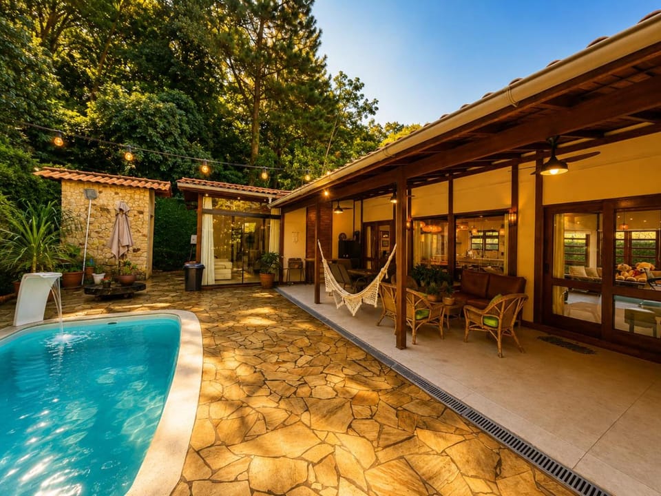 Casa Moderna e Espaçosa com Piscina e Lareira na Serra da Cantareira House in Sao Paulo City