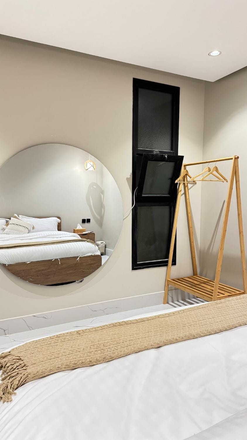 A room and a hall near Bahrain Bridge Apartment in Al Khobar