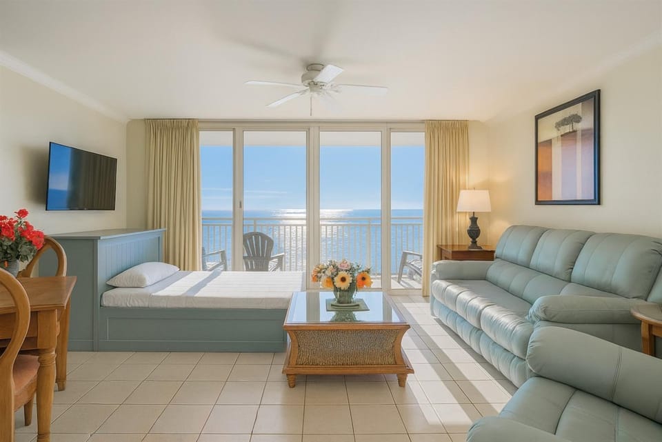 New Listing Stunning Emerald Beach Gulf-Front Condo with Spacious Balcony! Apartment in Panama City Beach