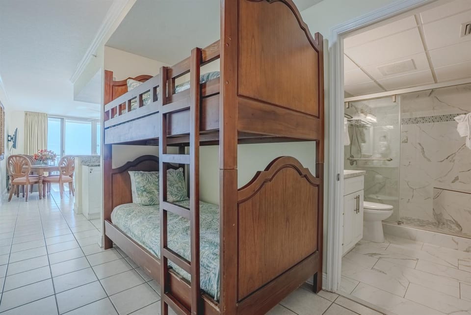 New Listing Stunning Emerald Beach Gulf-Front Condo with Spacious Balcony! Apartment in Panama City Beach